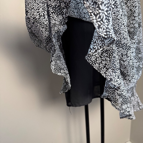 Floral Print Dress Black and White Sleeveless Smocked Black Gray Casual Sundress - Picture 3 of 16